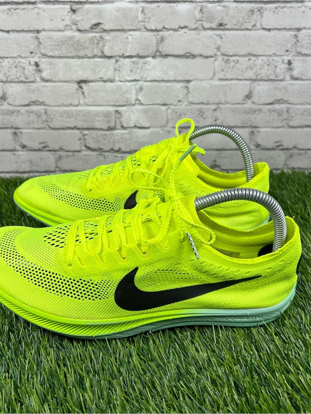 Nike ZoomX Dragonfly Racing Track & Field Spikes Volt  Size 8 DR9922-700 neon
